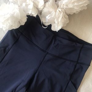 Lululemon Speed it Up Crops!